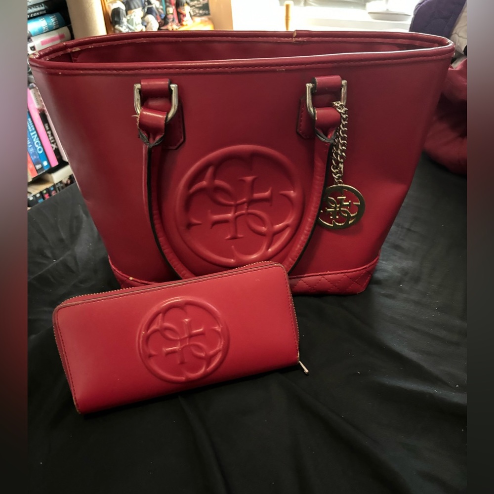 GUESS Red Purse & Matching Wallet - Picture 1 of 5
